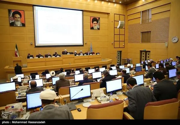 کمیسیون تنظیم مقررات حق دخالت در صلاحیت حرفهای مدیران شرکت های خدمات  ارتباطی را ندارد