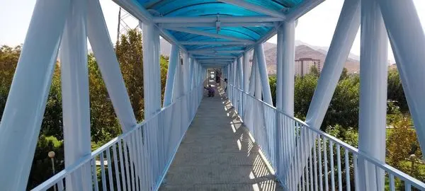 بهسازی سرای محله شهید اسدی و پلهای عابر پیاده در منطقه ۱۳