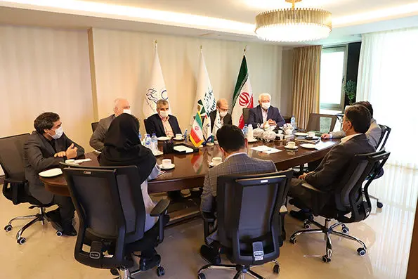 بانک کارآفرین با انجمن صنایع فراورده‌های لبنی ایران تفاهمنامه امضا کرد
