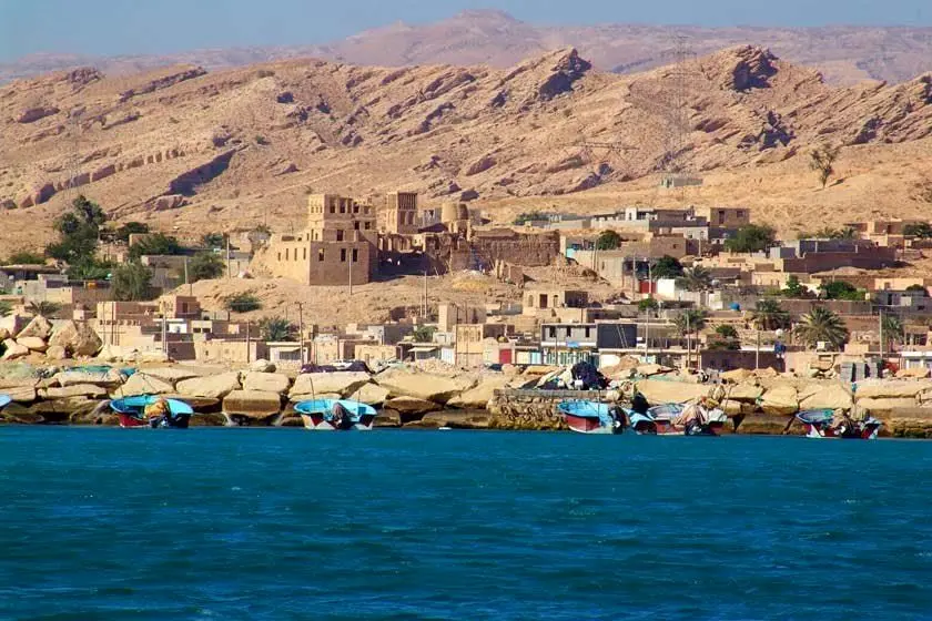 گشت‌وگذار گزارشگران «ایران» پرس تی‌وی در خیابان ولی عصر و بندر سیراف 

