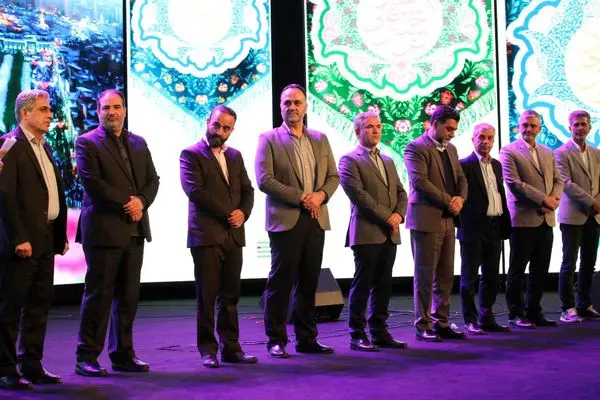 تقدیر از کارمندان نمونه و سفیران برتر طرح «من شهردارم ۲ » به لحاظ کسب رتبه برتر شهر تهران