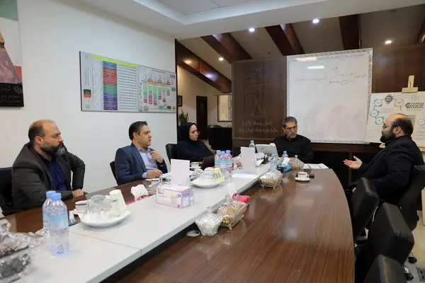 نشست هم اندیشی شرفی با پیمانکاران سازمان مدیریت پسماند شهرداری تهران