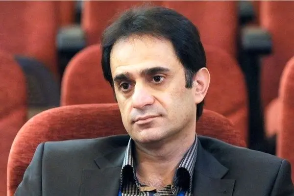 دکتر نوروزی در تمرین استقلال حاضر شد