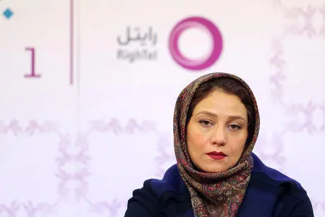 حضور شبنم مقدمی در یک تئاتر