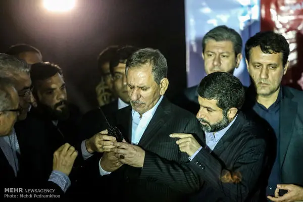 آموزش کار با بی سیم به جهانگیری!/عکس