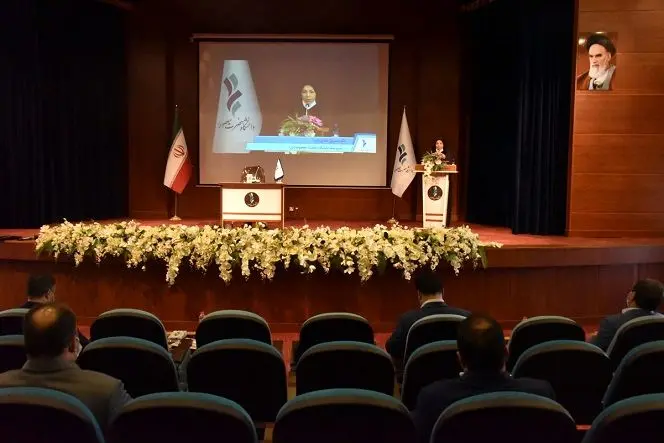 جسارت پذیرش مسئولیت و رویارویی با مشکلات ستودنی است

