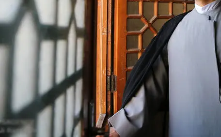 
ماجرای «شاه کلید» روحانی برای جوان آس و پاس! + عکس
