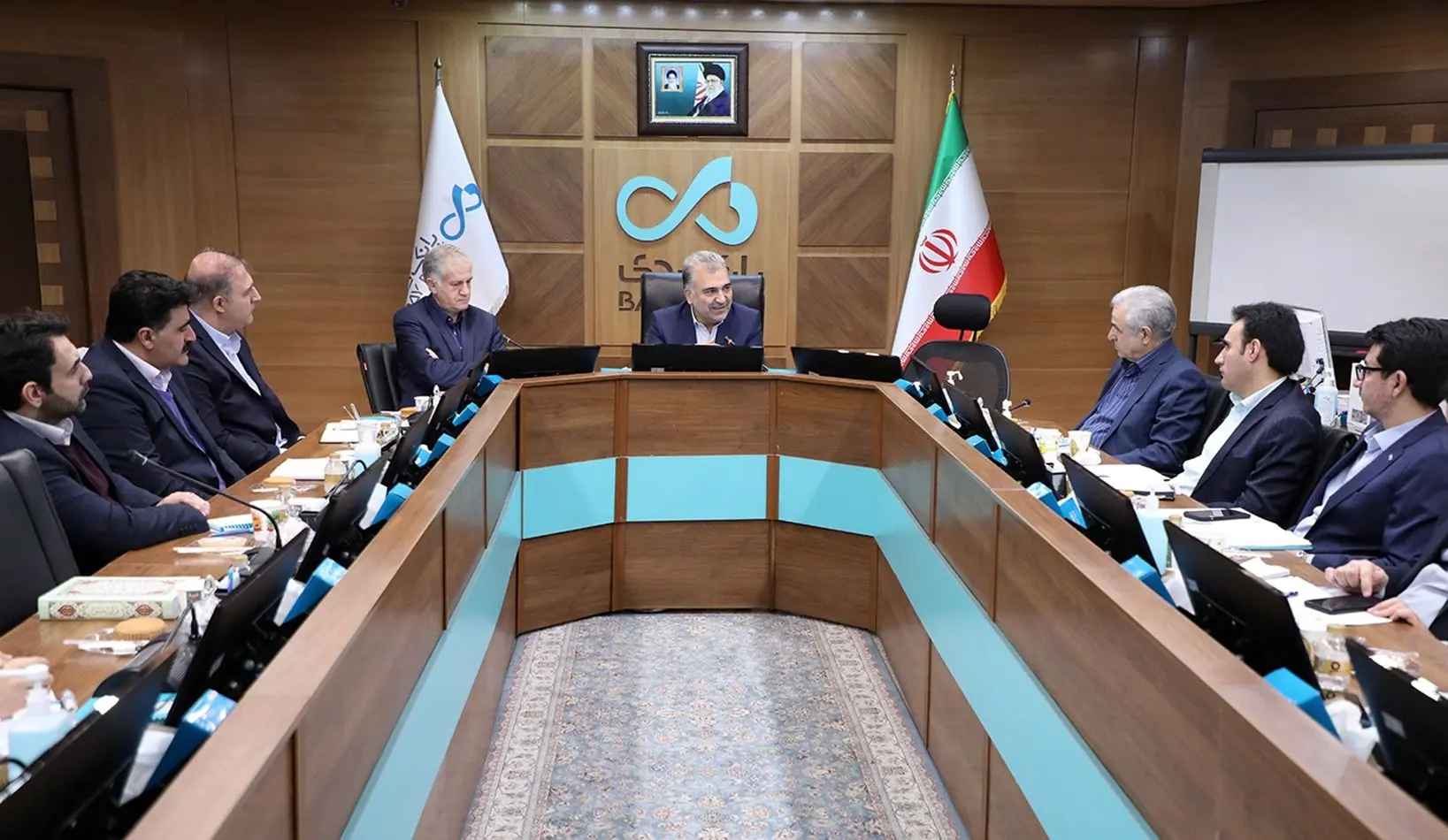 تمرکز بر جذب منابع ارزان قیمت، تکمیل‌کننده پازل موفقیت‌ بانک است

