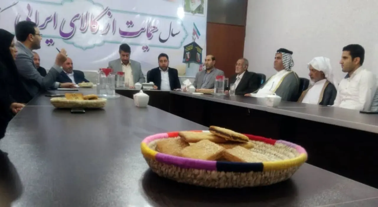 حذف ظروف پلاستیکی از جلسات اداری+عکس