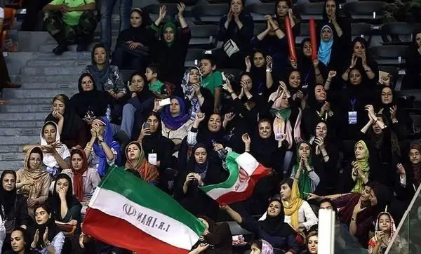 هواداران توهین نکنند، بازیکنان برهنه نشوند!