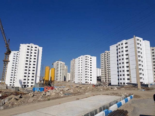 
متقاضیان فاز ۵ پردیس کماکان در انتظار خانه
