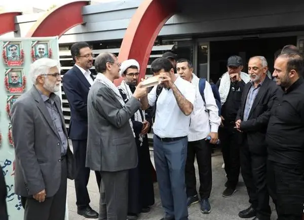 بدرقه اولین گروه از خادمین الحسین شهرداری منطقه۲ به پایانه مرزی زرباطیه عراق 

