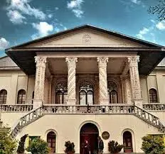 عمارت خاطره انگیز سینما در دل شهر