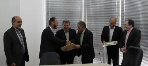 تجلیل از ایثارگران پست‌بانک‌ استان قم