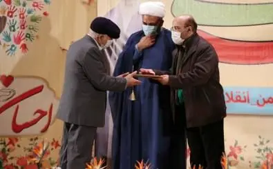 تجلیل از خدام بازنشسته بقاع قم در جشن فجر فاطمی