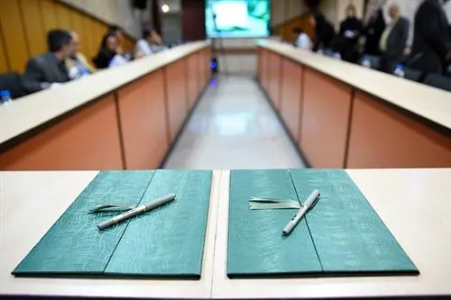 وزارت نفت و سازمان ملی استاندارد تفاهمنامه همکاری امضا کردند