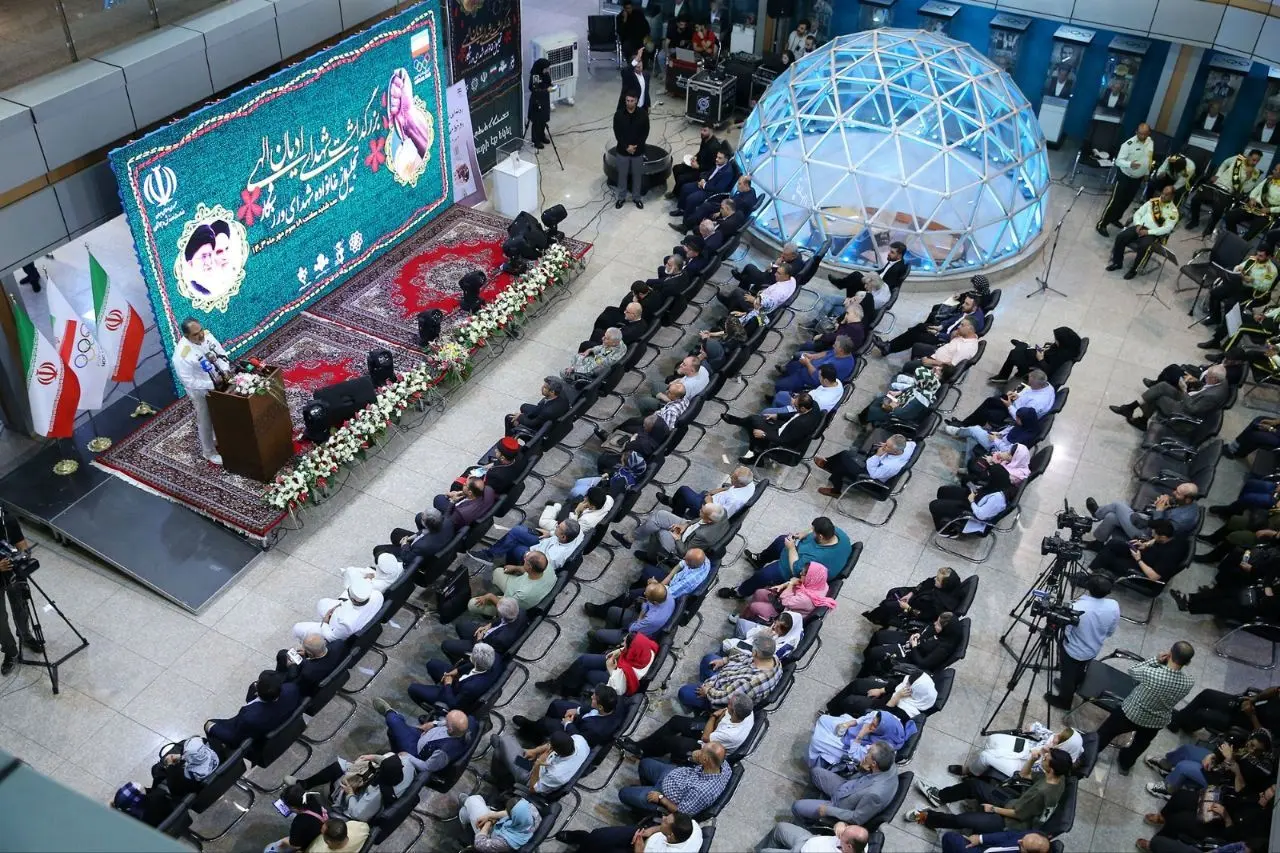 مراسم بزرگداشت شهدای ادیان الهی «تجلیل از خانواده‌های شهدای ورزشکار» برگزار شد