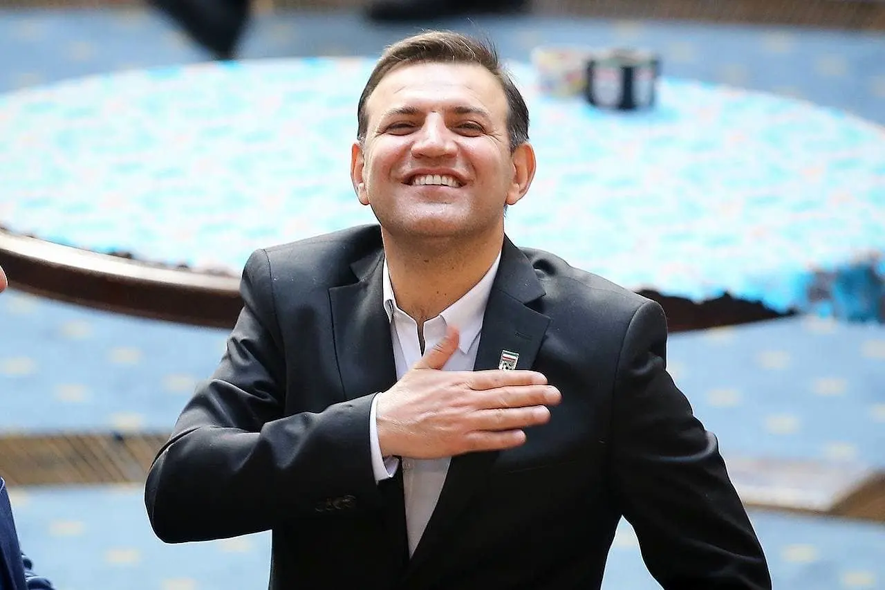 عزیزی‌خادم از ریاست فدراسیون فوتبال عزل شد