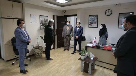 دیدار حضوری حجت بهاری فر با پرسنل بیمه "ما" در محل کار آنان
