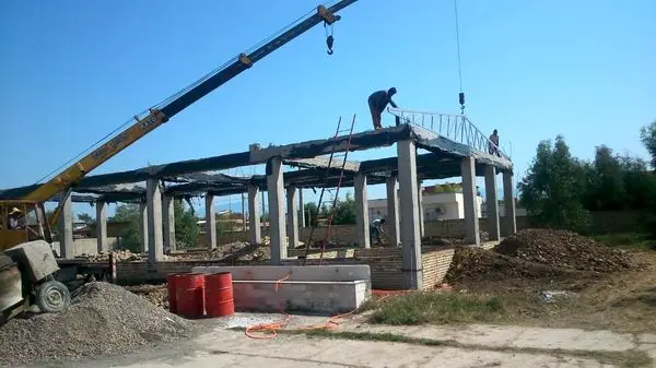 بانک دی در شهرستان کنارک مدرسه میسازد