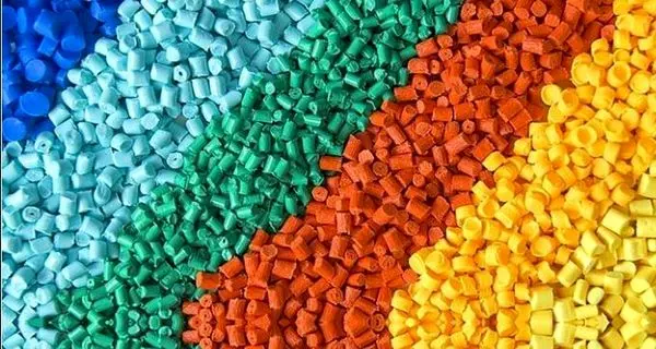 بیش از ۴۶هزار تن مواد پلیمری روی میز فروش بورس کالا