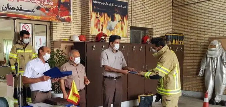  تقدیراز ماموران آتش نشانی، ایمنی و ستاد پیشگیری از بیماری کرونا 
