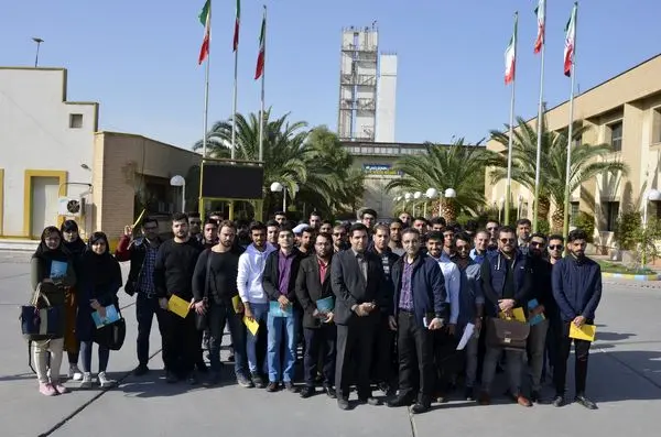 با هدف افزایش ارتباط صنعت و دانشگاه: بازدید دانشجویان از شرکت فجر انرژی خلیج فارس