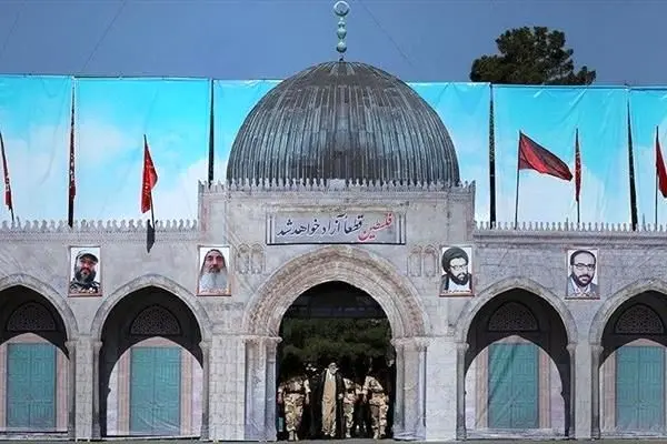 رهبرانقلاب در مسجد الاقصی + عکس