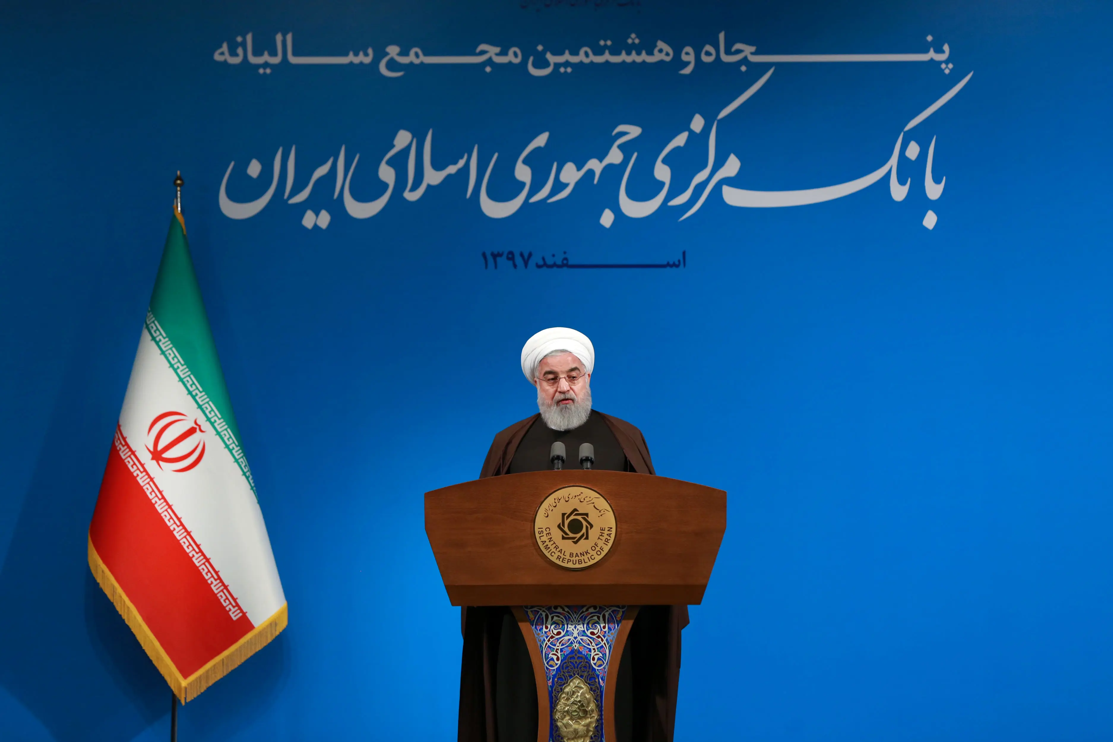 مسئولین برای حل مشکلات باید بکوشند