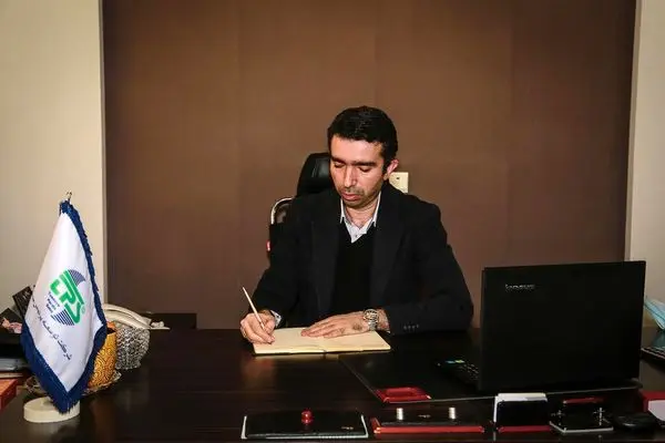 گلایه نائب رییس اتاق ایران و امارات از بروکراسی وزارت صمت در صدور کارت بازرگانی
