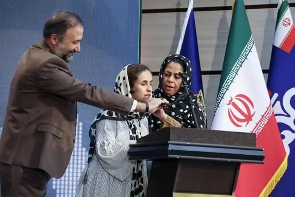 حمایت شرکت نفت و گاز پارس از هنرمند مبتلا به سندروم آشر
