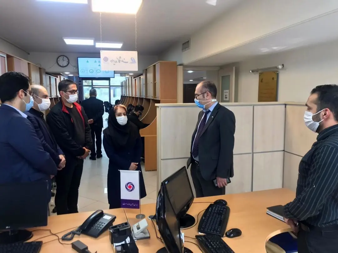 بازدید معاون فناوری اطلاعات بانک ایران زمین از مرکز ارتباط با مشتریان

