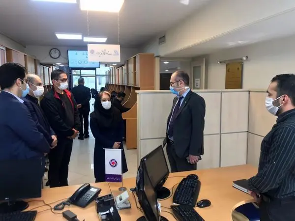 بازدید معاون فناوری اطلاعات بانک ایران زمین از مرکز ارتباط با مشتریان