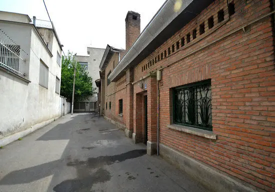 مورد عجیب خانه سیمین و جلال؛ وسایل طلا در توالت + عکس