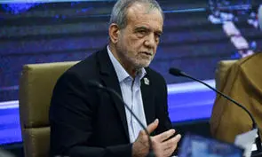 همه مدیران و کارکنان دستگاه‌های اجرایی باید خود را خدمتگزار مردم بدانند