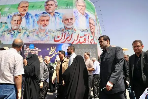 حضور وزیر ورزش در مراسم تشییع شهدای اقتدار ملی
