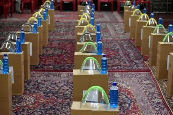 دومین مرحله توزیع کمکهای مومنانه خانوادههای شهدا و ایثارگران پایتخت به نیازمندان