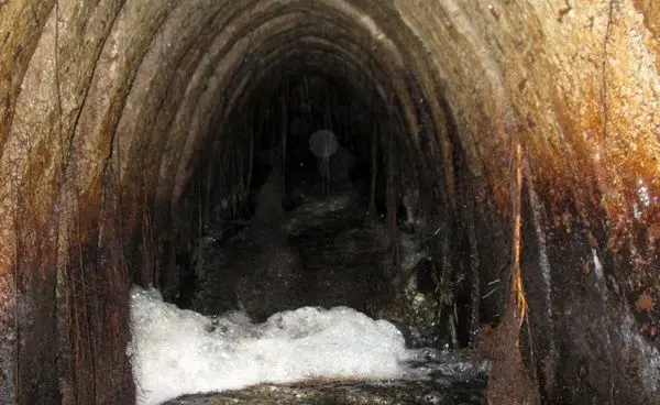 عملیات بازسازی مسیر انحرافی قنات عباس آباد در منطقه سه