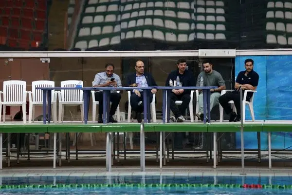 حضور دبیرکل کمیته ملی المپیک در مسابقات شنا جام آزادی