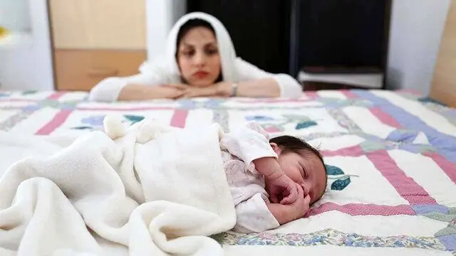 فاصله­ بین ازدواج تا تولد اولین فرزند زوجین در کشور

