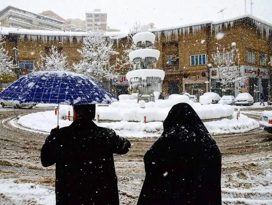 مراقب سقوط قندیل های یخ  باشید  