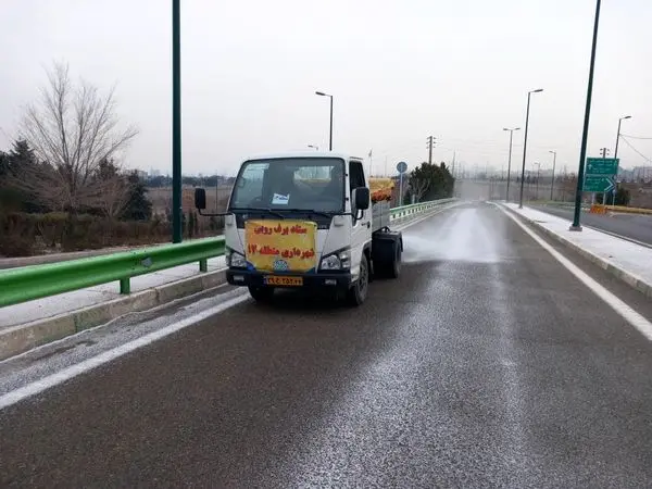 محلول پاشی و یخ زدائی ورودی شرق تهران