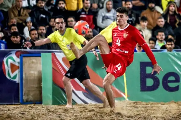 قضاوت داور ایرانی در مسابقات باشگاههای فوتبال ساحلی جهان