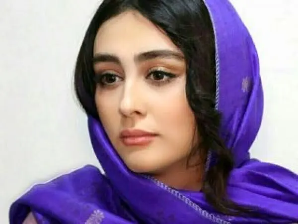 ظاهر عجیب و غریب خانم بازیگر در خیابان برای دیده شدن!+عکس