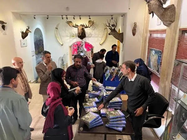 ارتقای فرهنگ زیست محیطی جامعه با رونمایی از کتاب های علمی