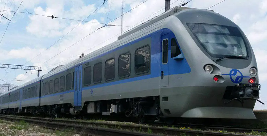 بلیت قطار‌های مسافری پیش فروش می شود