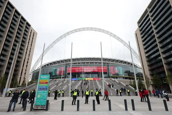 ساینیج LED جدید و چشم‌گیر ال جی در استادیوم Wembley لندن برای استقبال از بازگشت تماشاگران