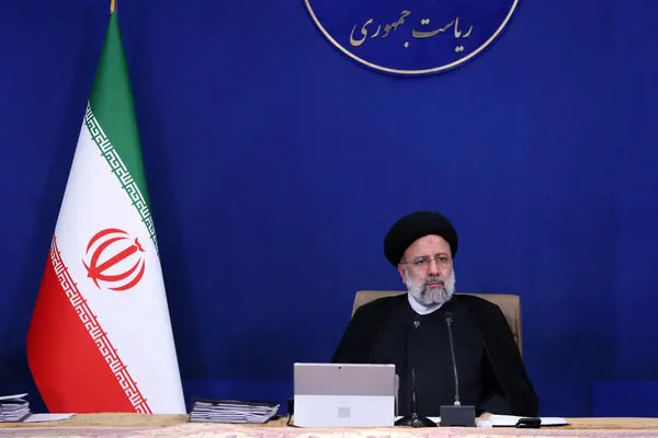 اینترنت با کیفیت و پرسرعت در اختیار مردم باشد