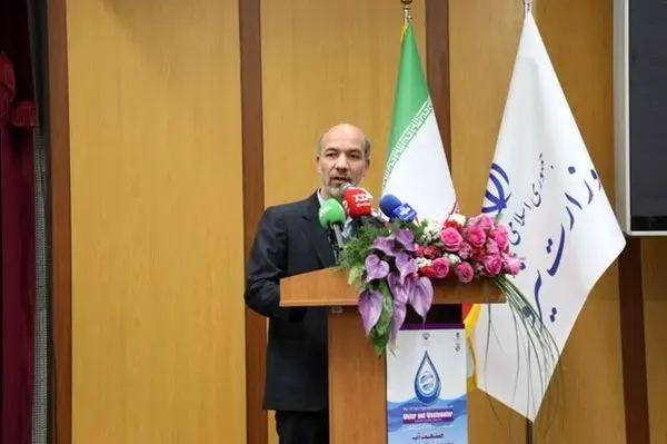 ساعت کار ادارات از ابتدای خرداد ۶ صبح تا ۱ بعد از ظهر میشود