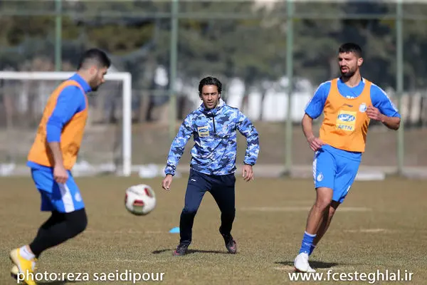 فرهاد مجیدی پا به توپ شد + عکس